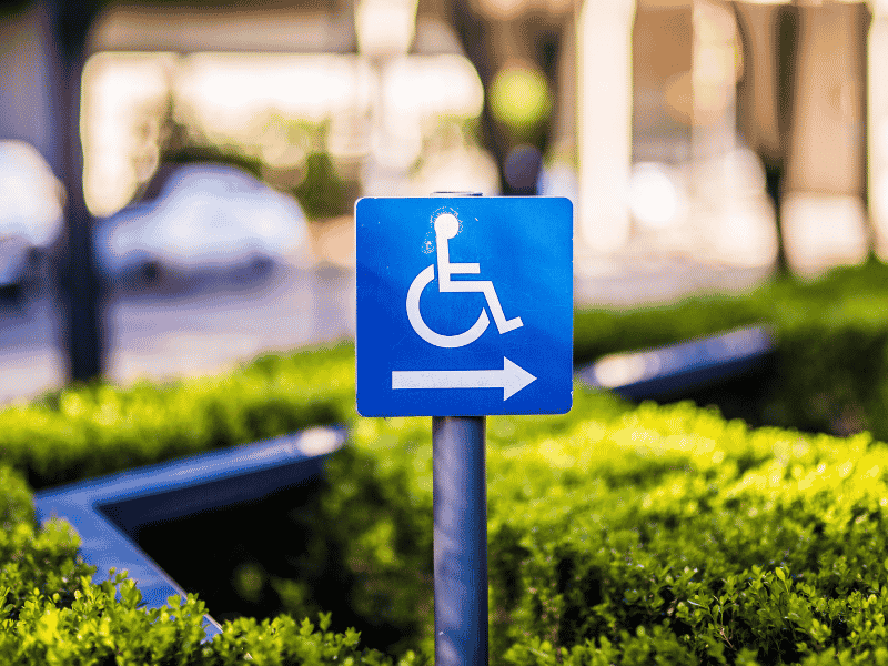 accessibilità ai disabili nei locali pubblici