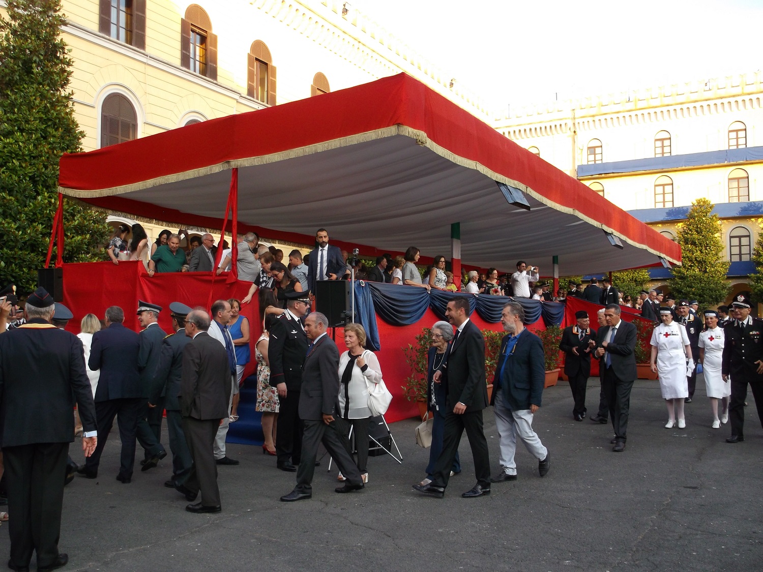 palco-cerimonia-carabinieri-1